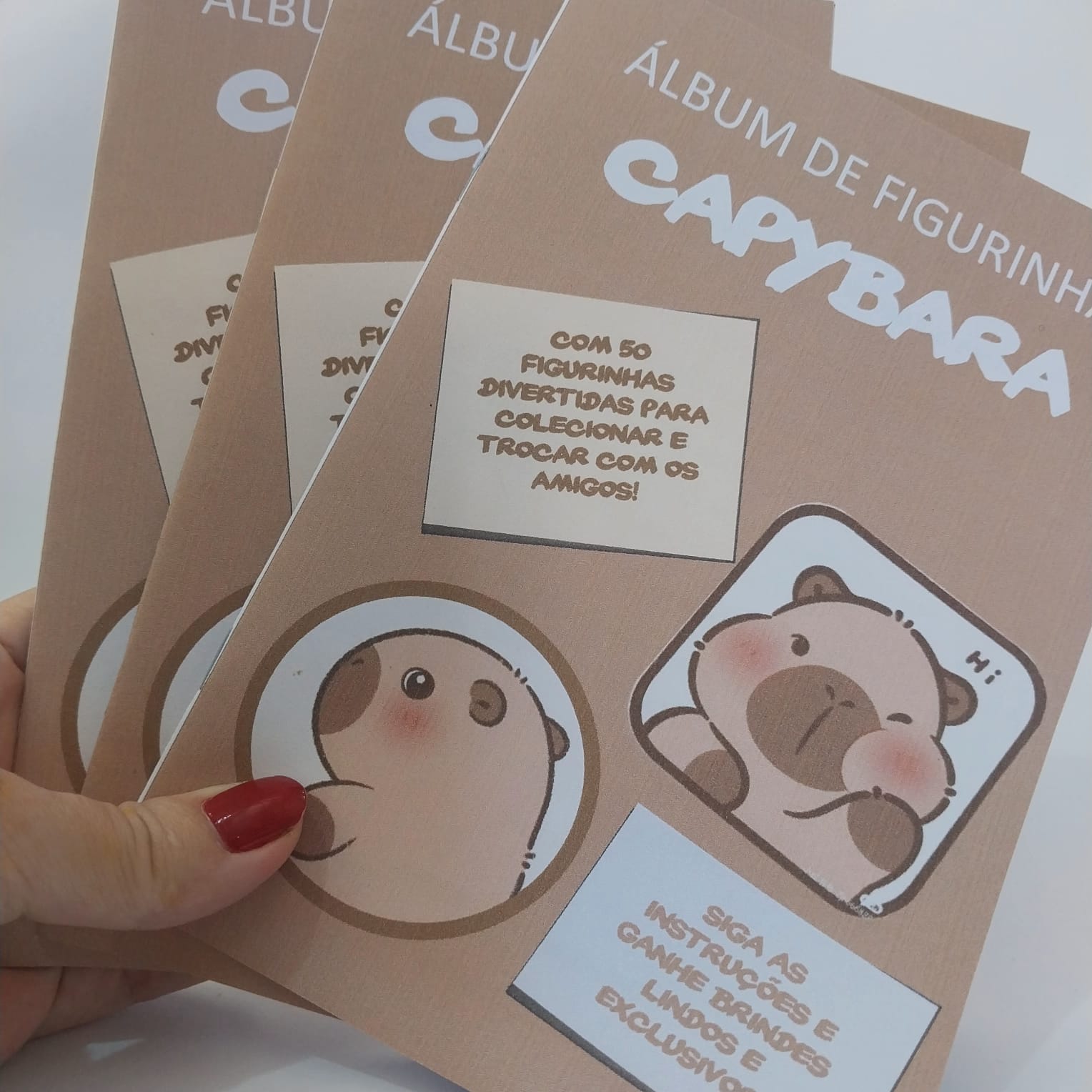 Álbum de Figurinhas Capybara