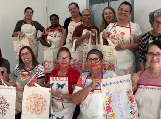 Curso de pintura em estêncil incentiva empreendedorismo e conquista participantes em Itararé