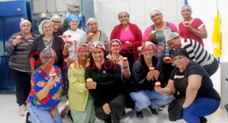 Curso gratuito de fabricação de cupcakes e bolos caseiros capacita participantes em Pratânia