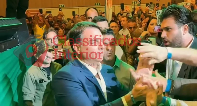 PL lança Flávio ao Planalto com IA de Bolsonaro e discurso de Milei